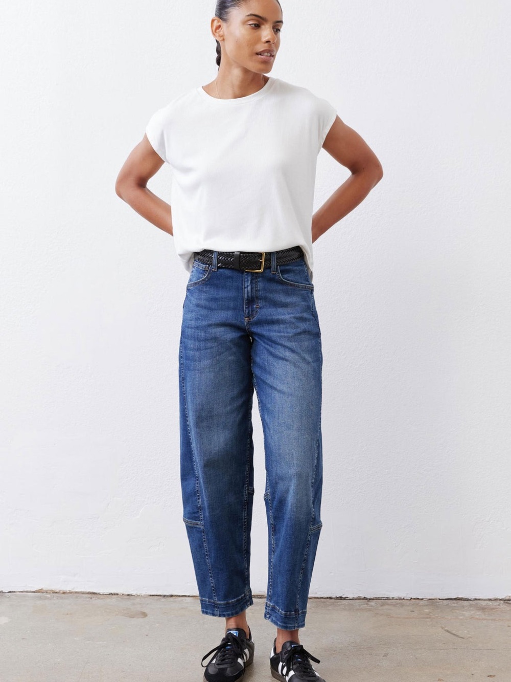 Ruti The Ultimate Barrel Leg Jeans Indigo Wash Size 6 EUC